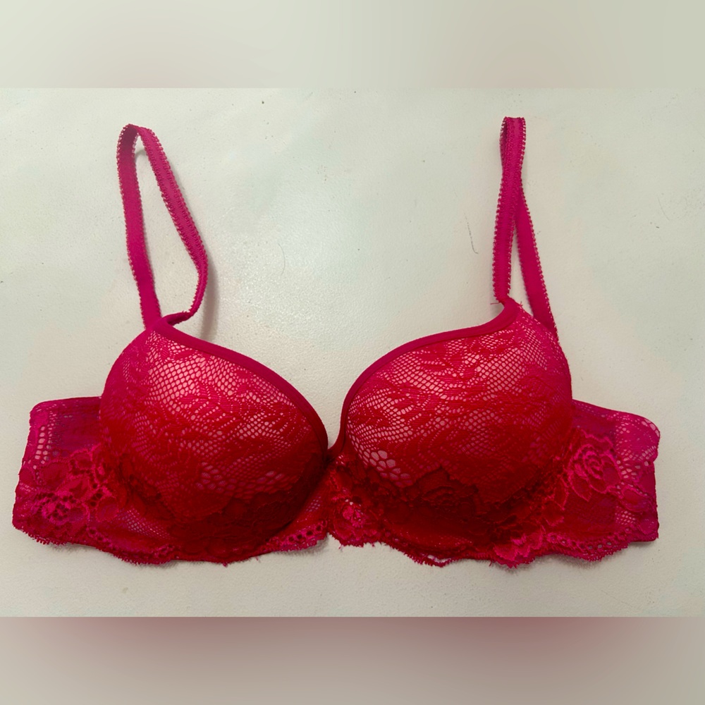 Marilyn Monroe Collection Magenta Lace Bra, 36B